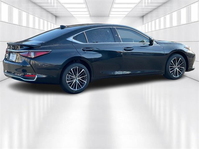 new 2025 Lexus ES 300h car, priced at $48,420