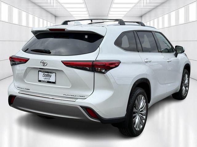 used 2023 Toyota Highlander car, priced at $44,999