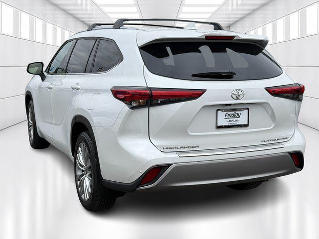 used 2023 Toyota Highlander car, priced at $44,999