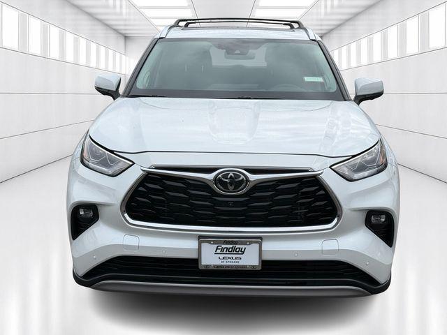 used 2023 Toyota Highlander car, priced at $44,999