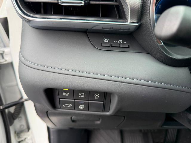 used 2023 Toyota Highlander car, priced at $44,999