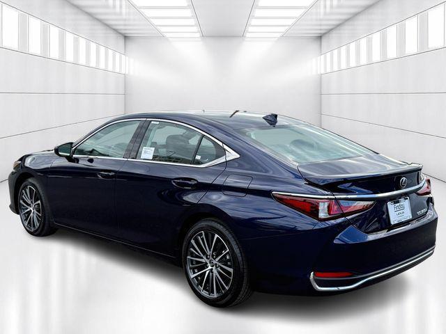 new 2025 Lexus ES 300h car, priced at $47,741