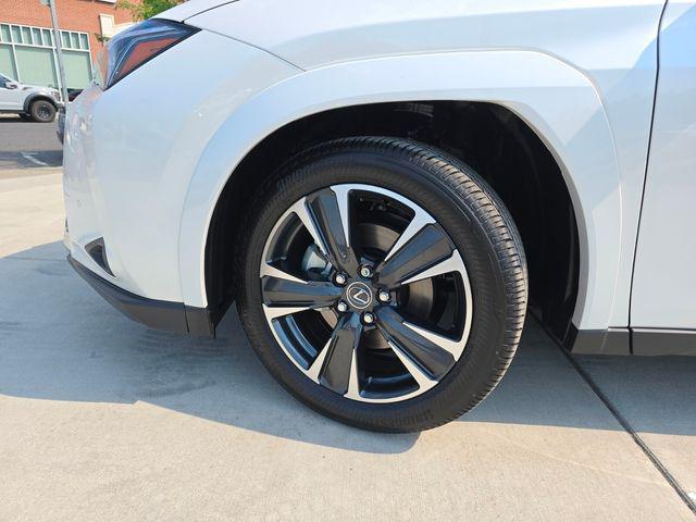 new 2025 Lexus UX 300h car, priced at $43,694