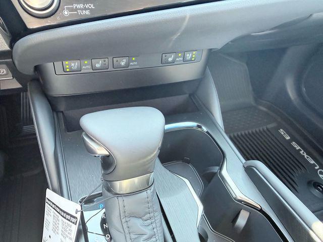new 2025 Lexus ES 350 car, priced at $45,508