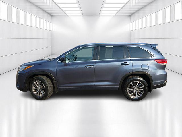 used 2018 Toyota Highlander car, priced at $27,999