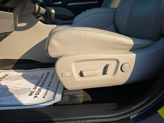 used 2018 Toyota Highlander car, priced at $27,999
