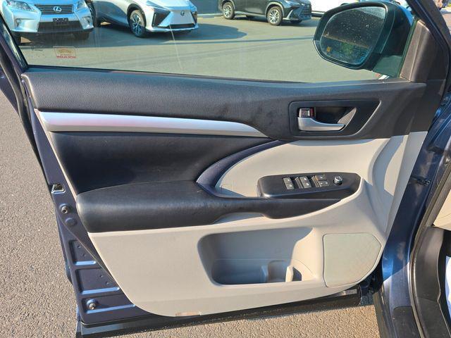 used 2018 Toyota Highlander car, priced at $27,999