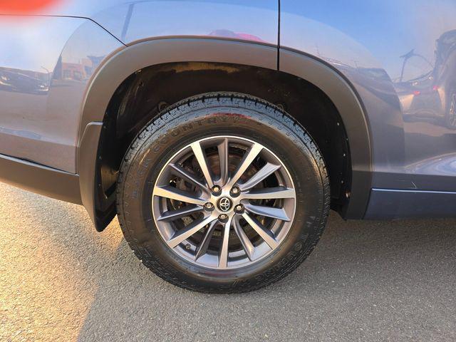 used 2018 Toyota Highlander car, priced at $27,999