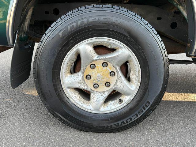 used 2000 Toyota Tundra car, priced at $12,999