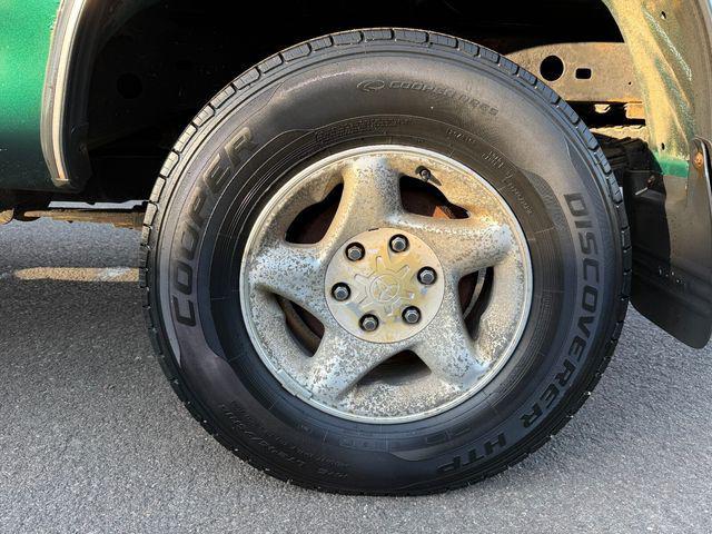 used 2000 Toyota Tundra car, priced at $12,999