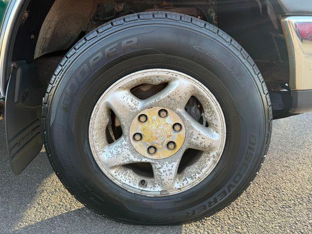 used 2000 Toyota Tundra car, priced at $12,999