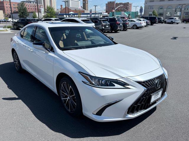 new 2025 Lexus ES 300h car, priced at $50,770