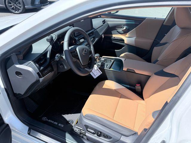 new 2025 Lexus ES 300h car, priced at $50,770