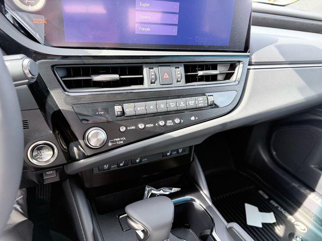 new 2025 Lexus ES 350 car, priced at $47,382