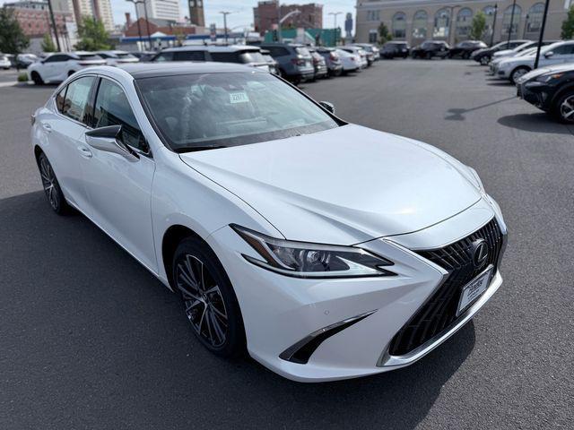 new 2025 Lexus ES 350 car, priced at $47,382