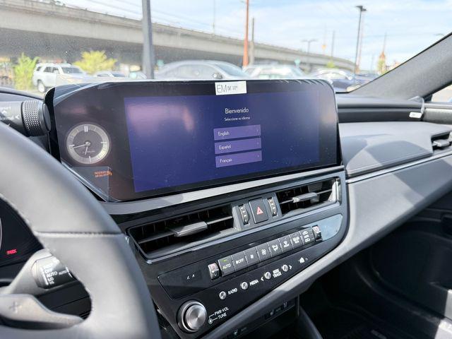 new 2025 Lexus ES 350 car, priced at $47,382