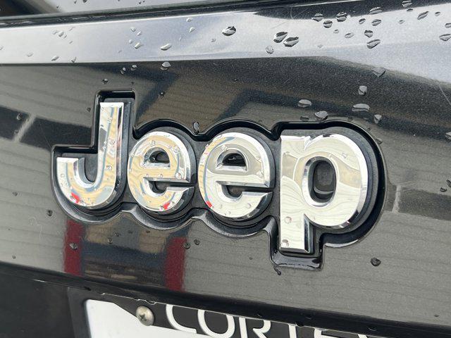 used 2015 Jeep Grand Cherokee car, priced at $15,497