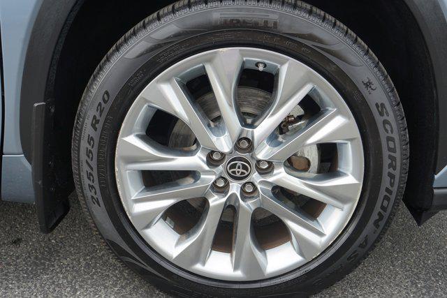 used 2022 Toyota Highlander car, priced at $39,499