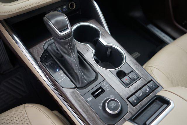 used 2022 Toyota Highlander car, priced at $39,499