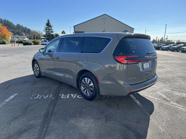 used 2022 Chrysler Pacifica Hybrid car, priced at $22,997