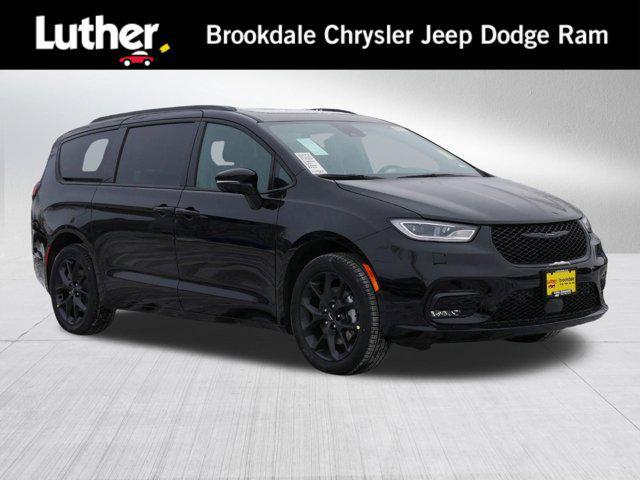 new 2025 Chrysler Pacifica car, priced at $47,999