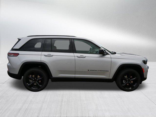 new 2025 Jeep Grand Cherokee car, priced at $41,499