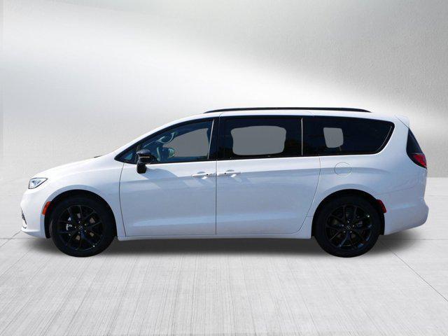 new 2026 Chrysler Pacifica car, priced at $48,556