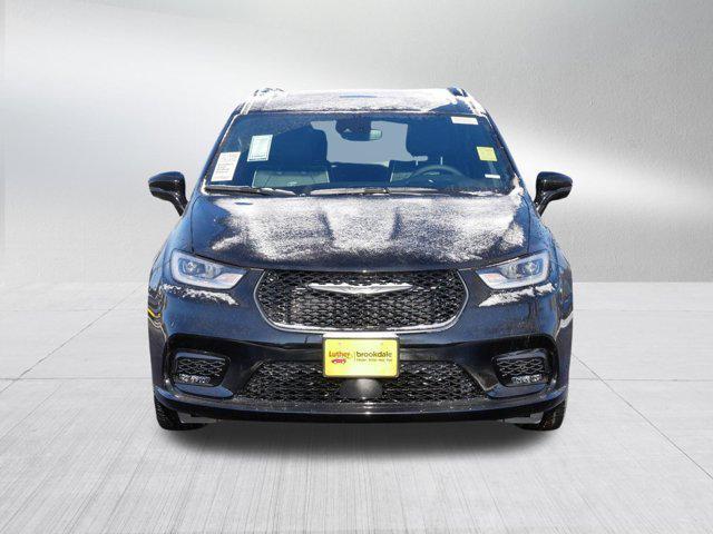 new 2025 Chrysler Pacifica Hybrid car, priced at $43,999