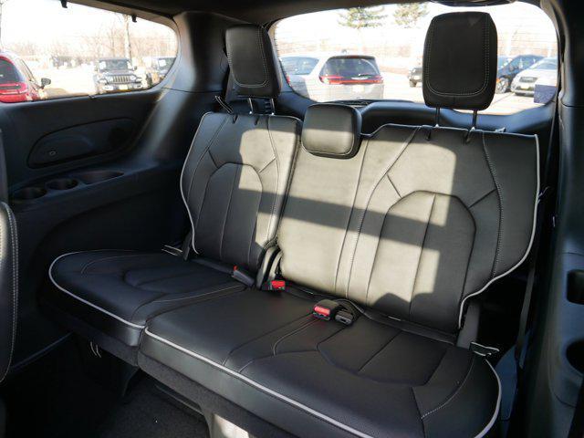 new 2025 Chrysler Pacifica car, priced at $47,864