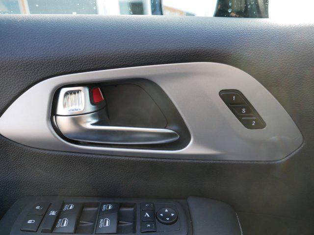 new 2025 Chrysler Pacifica car, priced at $47,864