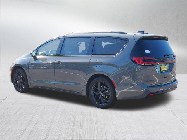 new 2025 Chrysler Pacifica car, priced at $47,864