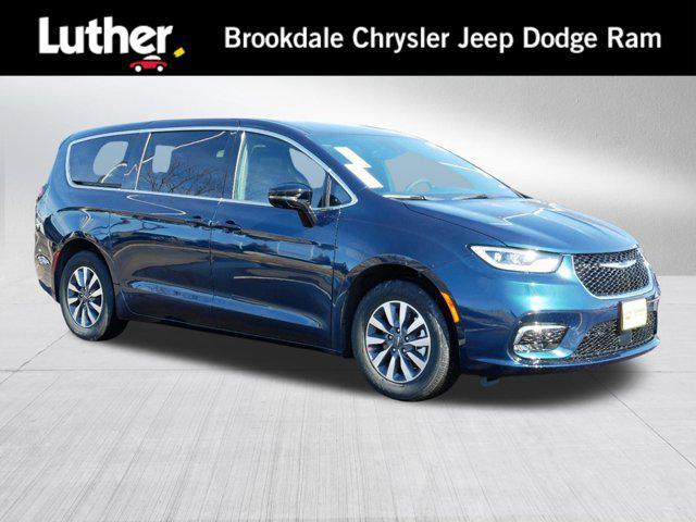 new 2025 Chrysler Pacifica Hybrid car, priced at $37,499