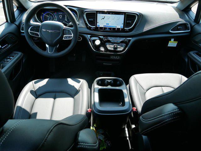 new 2025 Chrysler Pacifica car, priced at $44,368