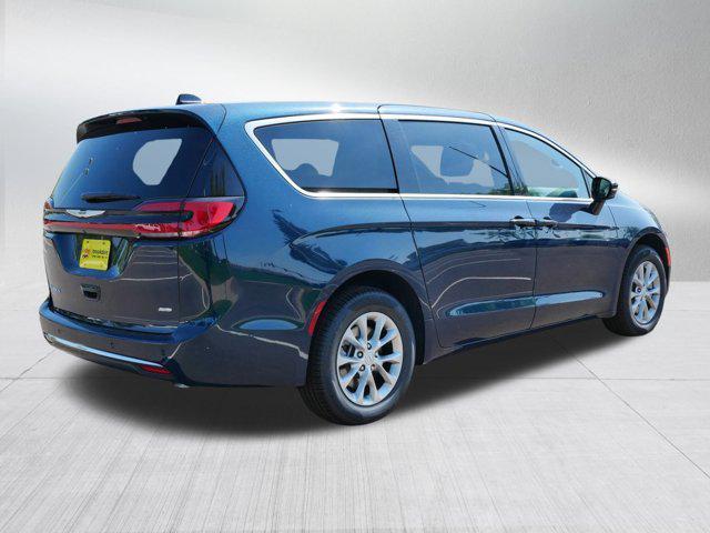 new 2025 Chrysler Pacifica car, priced at $43,091