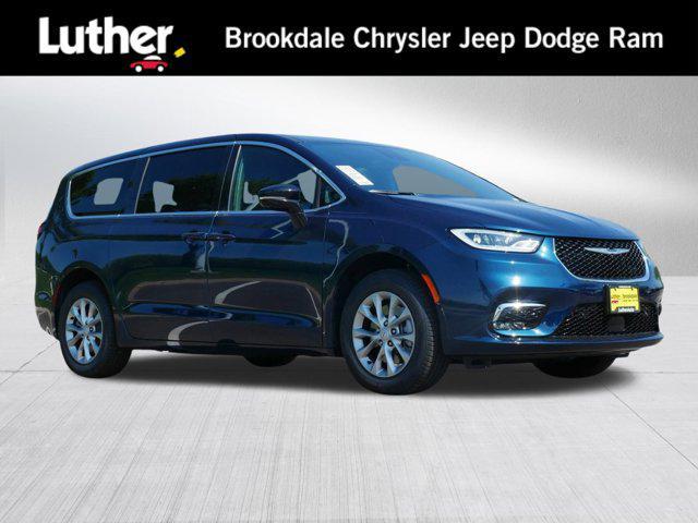 new 2025 Chrysler Pacifica car, priced at $45,886