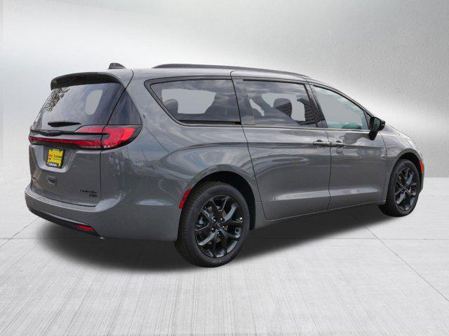 new 2025 Chrysler Pacifica car, priced at $51,478