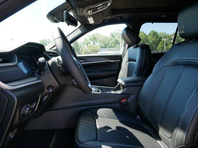 new 2025 Jeep Grand Cherokee car, priced at $52,772