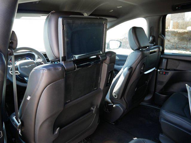 new 2025 Chrysler Pacifica Hybrid car, priced at $43,999