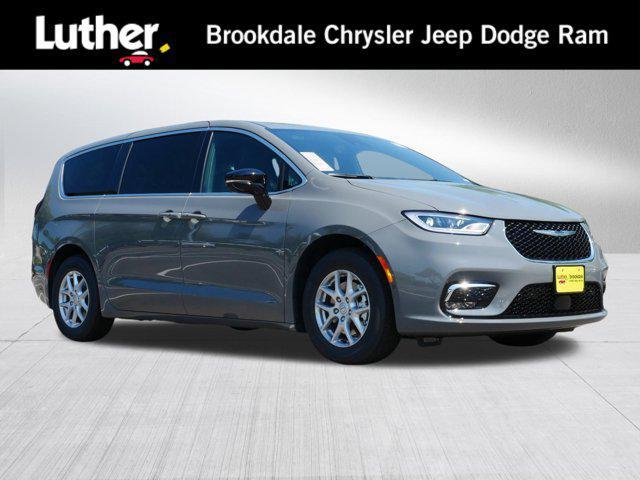 new 2025 Chrysler Pacifica car, priced at $45,603