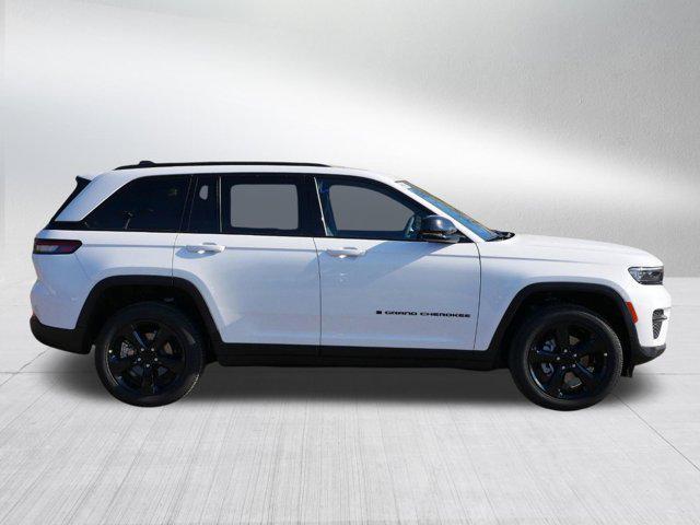 new 2025 Jeep Grand Cherokee car, priced at $40,999