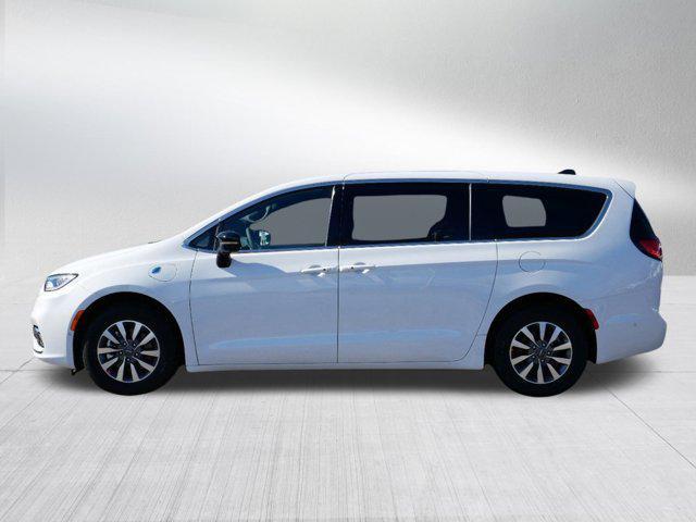 new 2025 Chrysler Pacifica Hybrid car, priced at $59,450