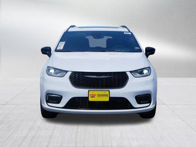 new 2026 Chrysler Pacifica car, priced at $60,450