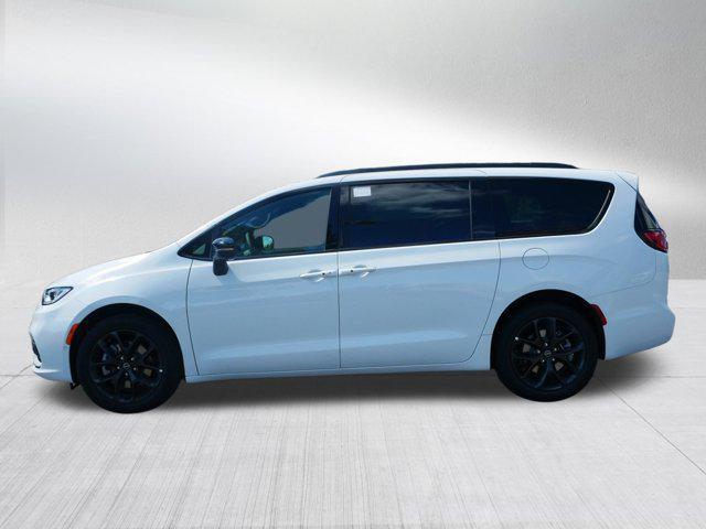 new 2026 Chrysler Pacifica car, priced at $60,450