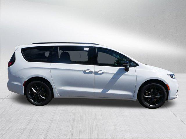 new 2026 Chrysler Pacifica car, priced at $60,450