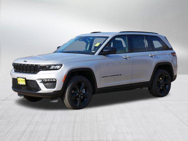 new 2025 Jeep Grand Cherokee car, priced at $45,999