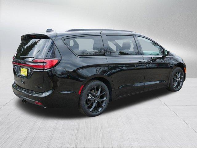 new 2024 Chrysler Pacifica car, priced at $50,579