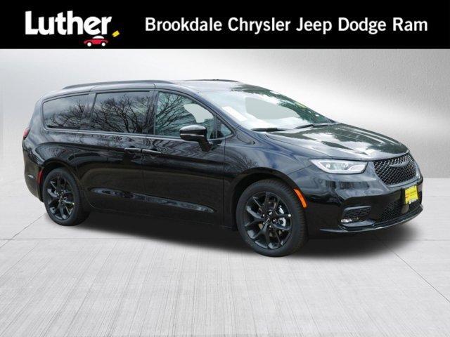 new 2024 Chrysler Pacifica car, priced at $50,829