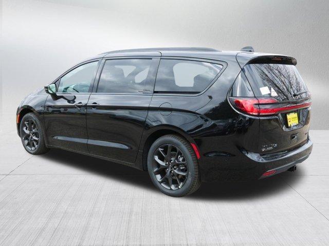 new 2024 Chrysler Pacifica car, priced at $50,579