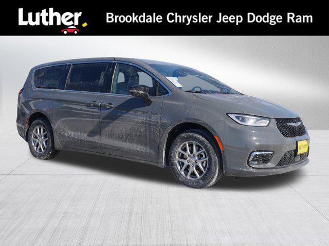 new 2025 Chrysler Pacifica car, priced at $39,499