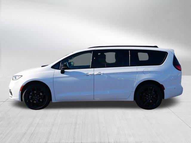 new 2025 Chrysler Pacifica car, priced at $49,999